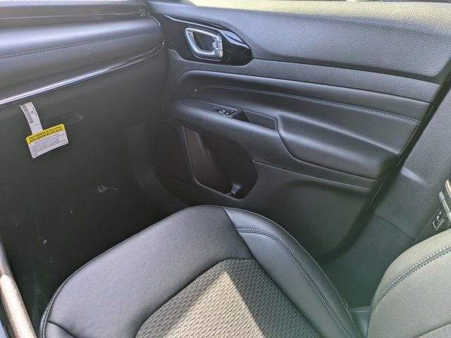 New 2026 Jeep Compass Latitude image 15