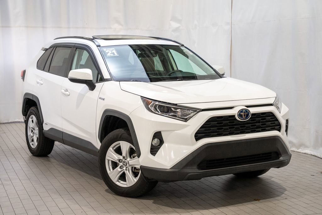 Used 2021 Toyota RAV4 XLE image 1