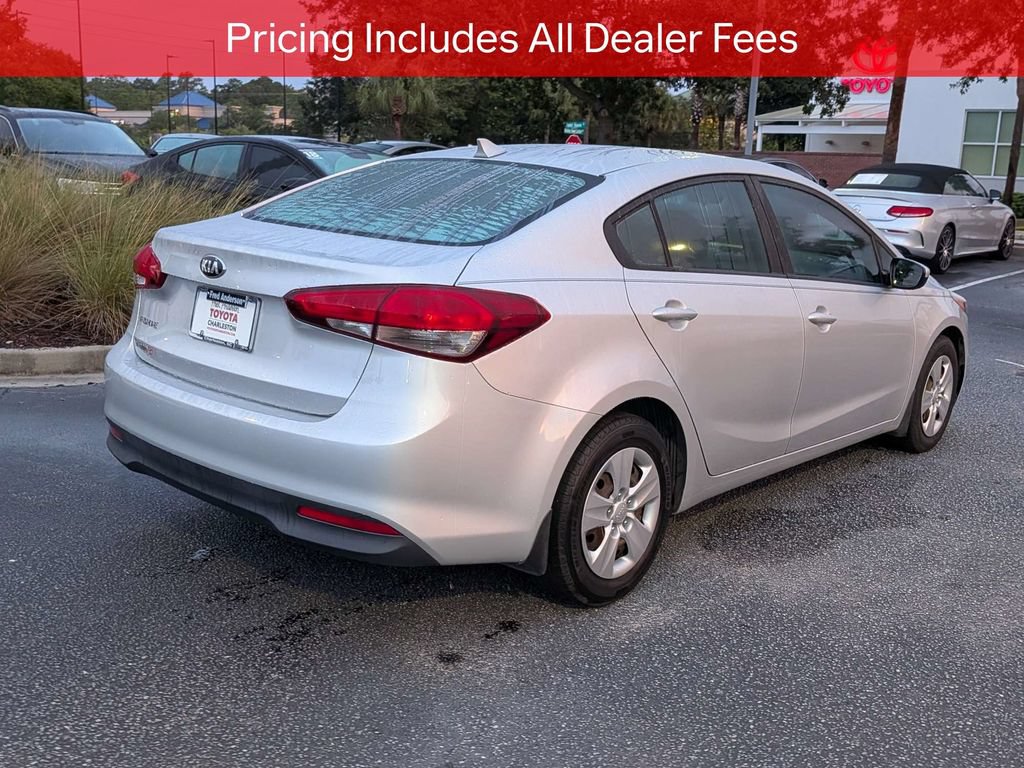 Used 2017 Kia Forte LX FWD image 4