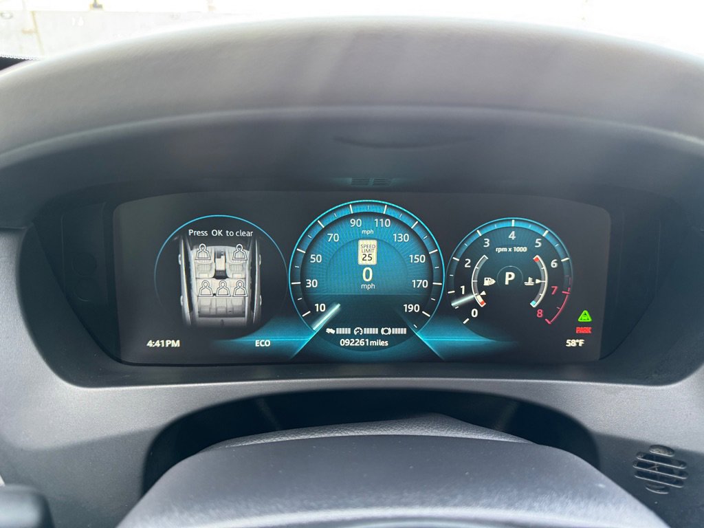 Used 2017 Jaguar F-PACE R-Sport image 17