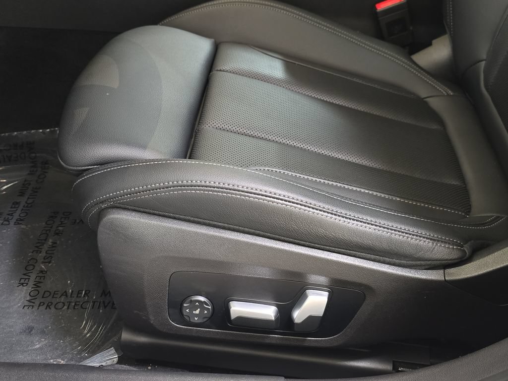 Certified 2023 BMW 330i Sedan w/ Driving Assistance Package RWD image 28