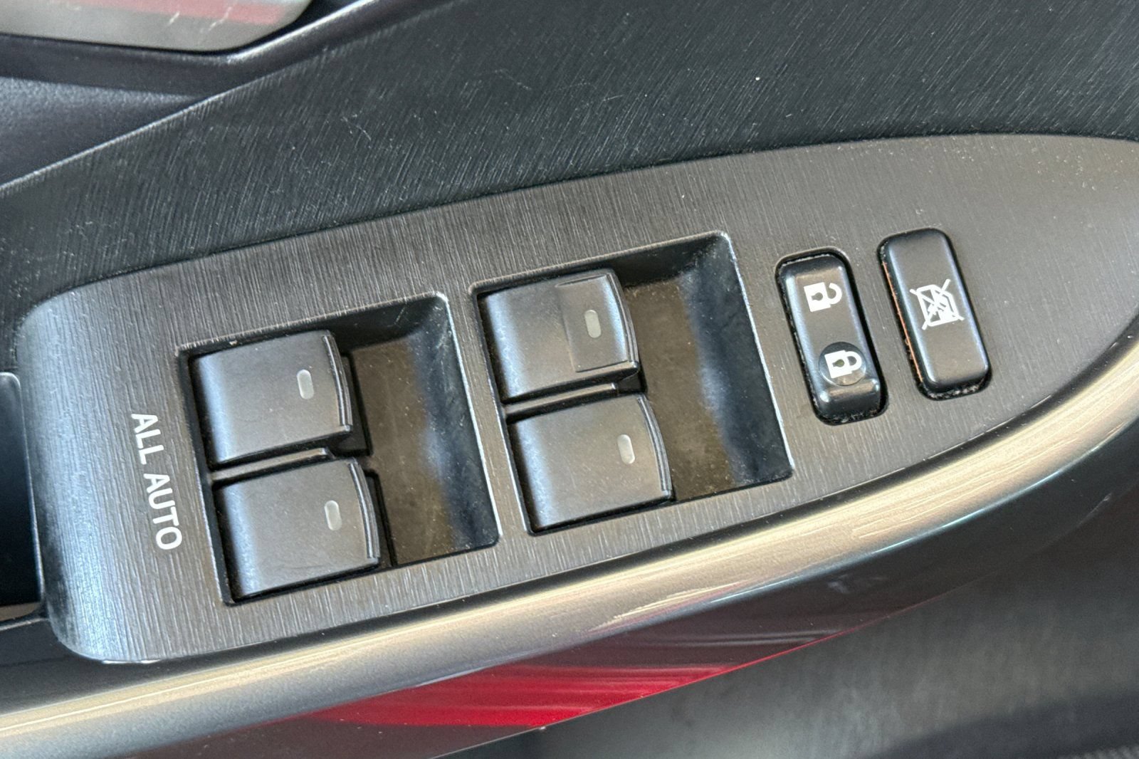 Used 2015 Toyota Prius Persona Series FWD image 18