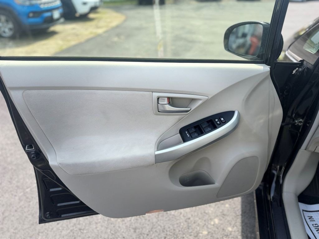 Used 2015 Toyota Prius Three FWD image 9