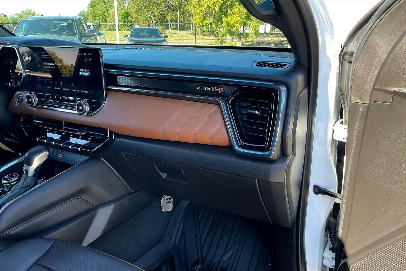 Used 2023 GMC Canyon AT4 w/ AT4 Premium Package AWD/4WD image 19