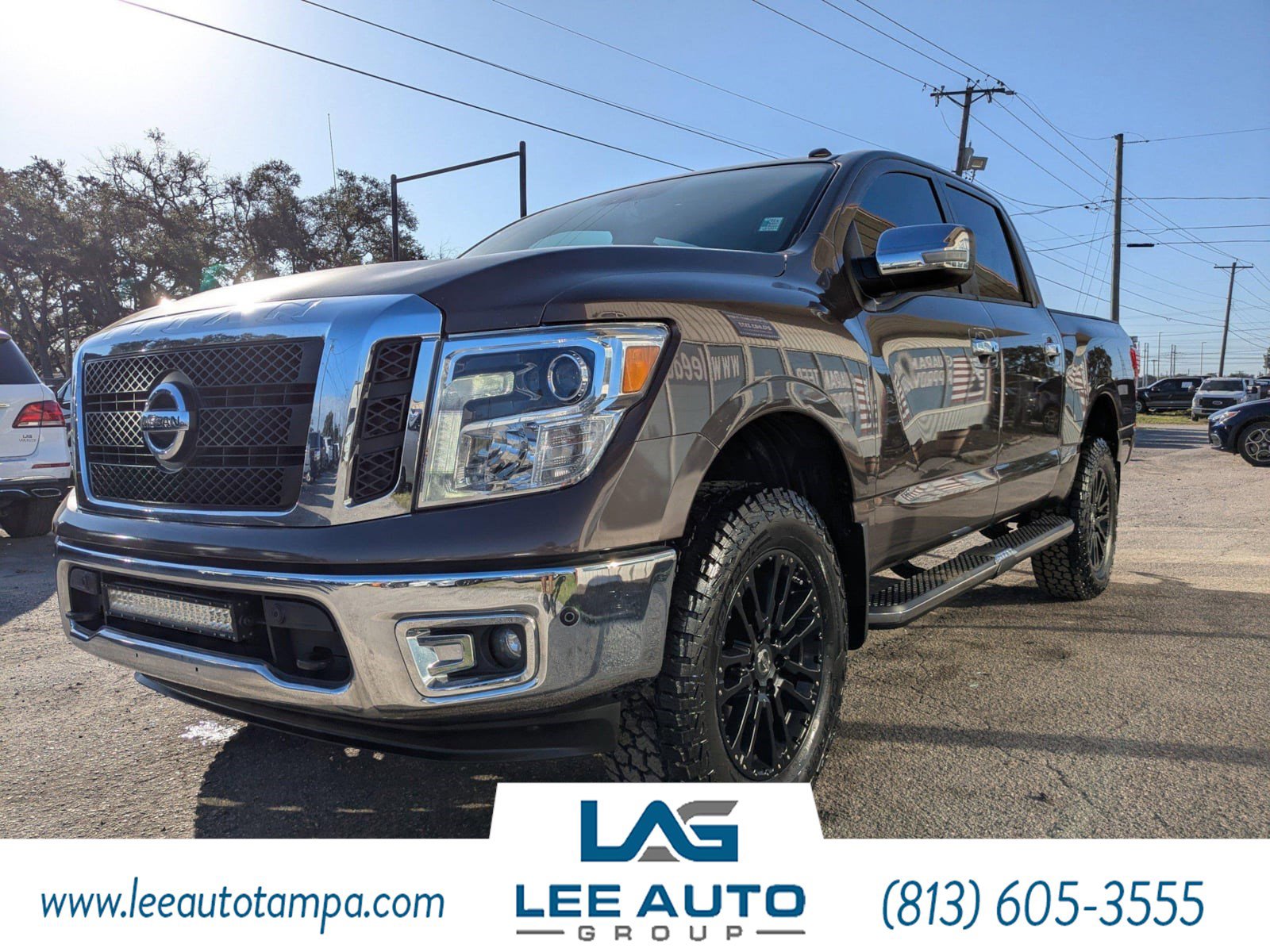 Used 2018 Nissan Titan SL image 8