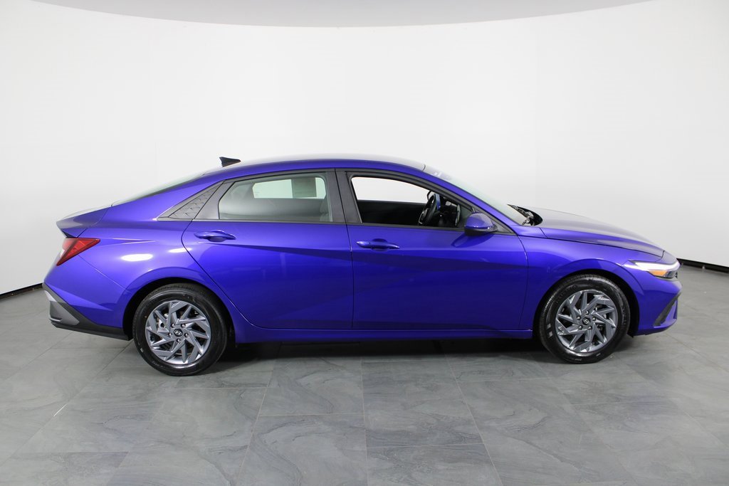 Certified 2024 Hyundai Elantra SEL image 12