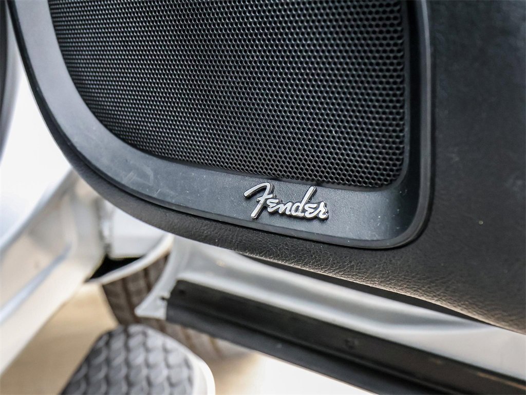 Used 2020 Nissan Titan SL w/ Moonroof Package image 23