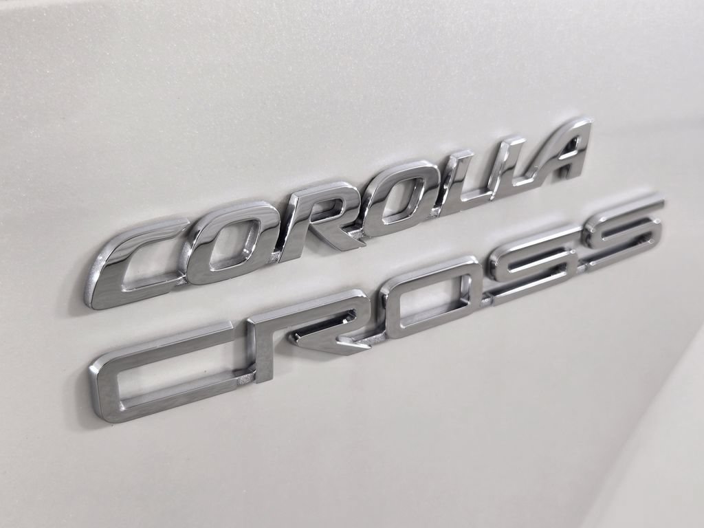 Used 2025 Toyota Corolla Cross L FWD image 11