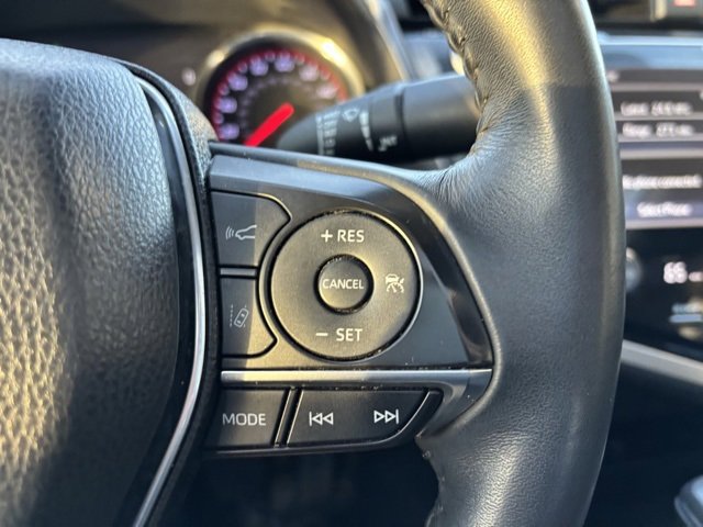 Used 2018 Toyota Camry XSE image 14