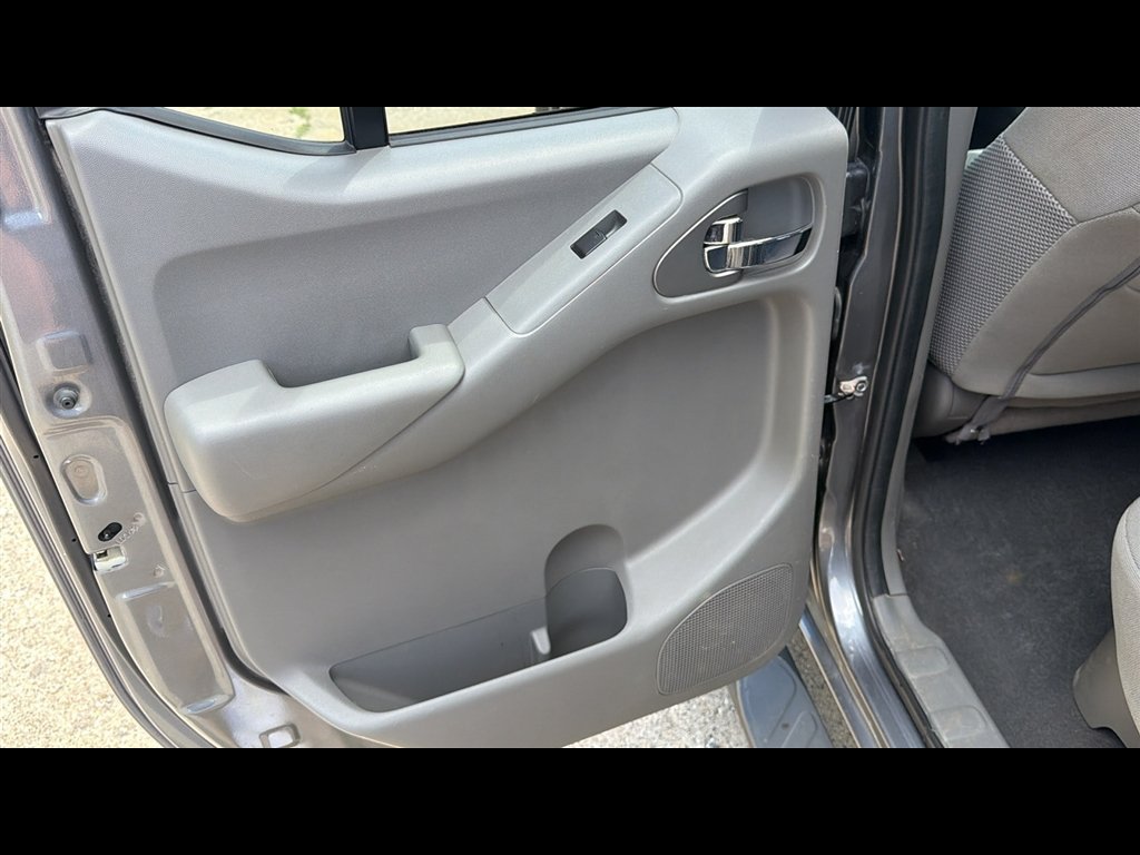 Used 2018 Nissan Frontier SV AWD/4WD image 23