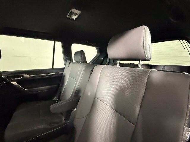 Used 2023 Lexus GX 460 Premium w/ Accessory Package AWD/4WD image 24