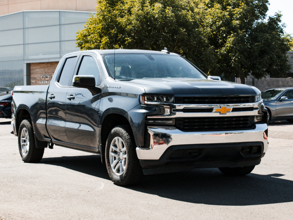 Used 2020 Chevrolet Silverado 1500 LT w/ Trailering Package AWD/4WD image 3