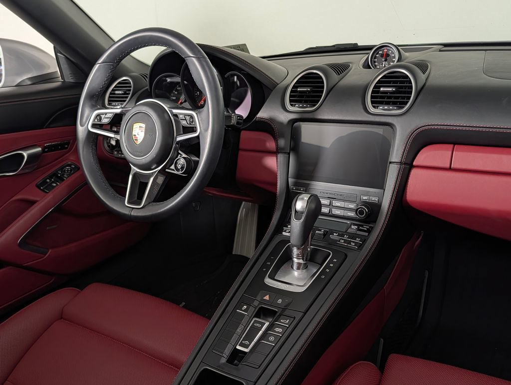Certified 2024 Porsche 718 Boxster RWD image 18