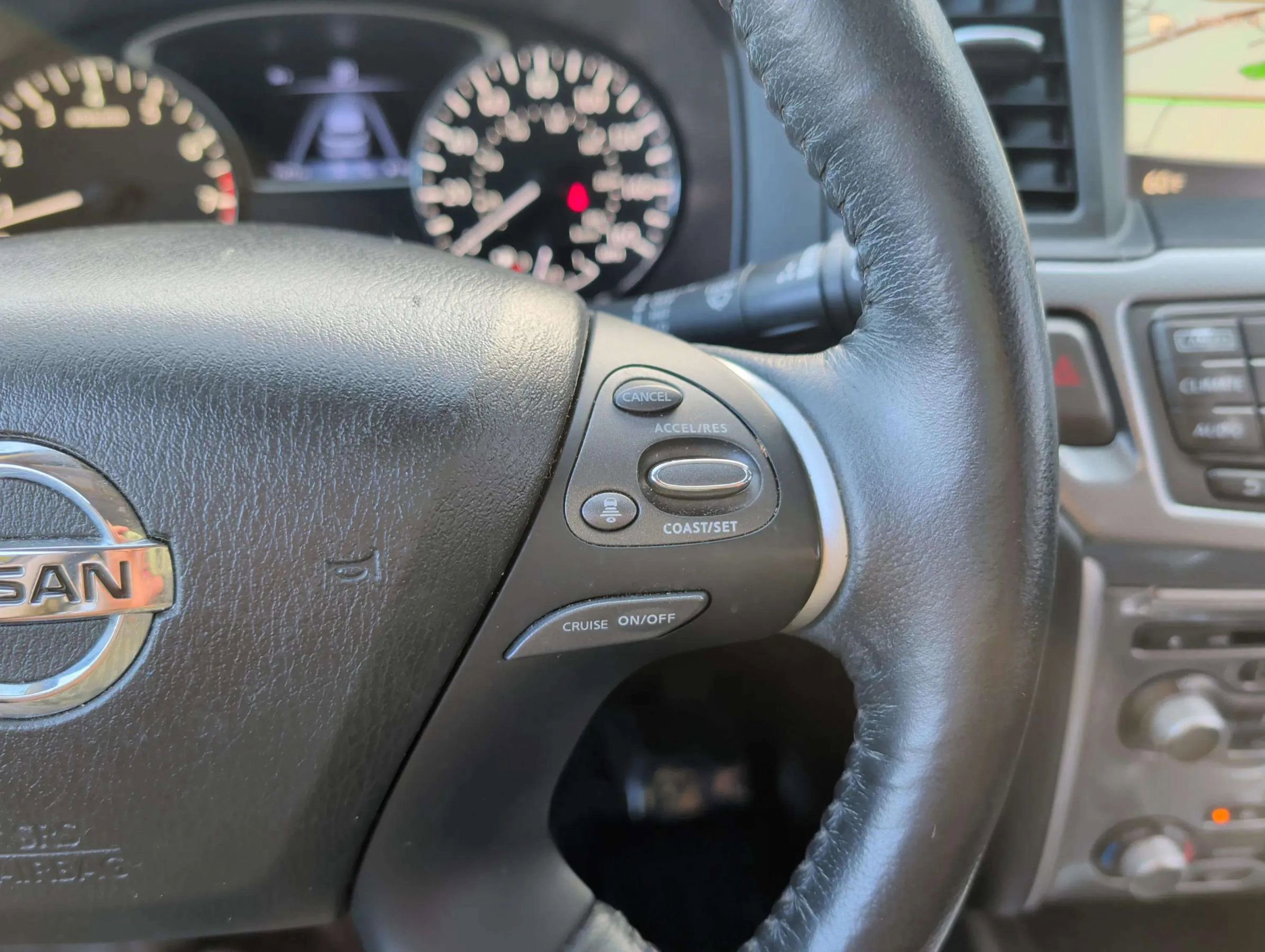 Used 2020 Nissan Pathfinder SL image 22