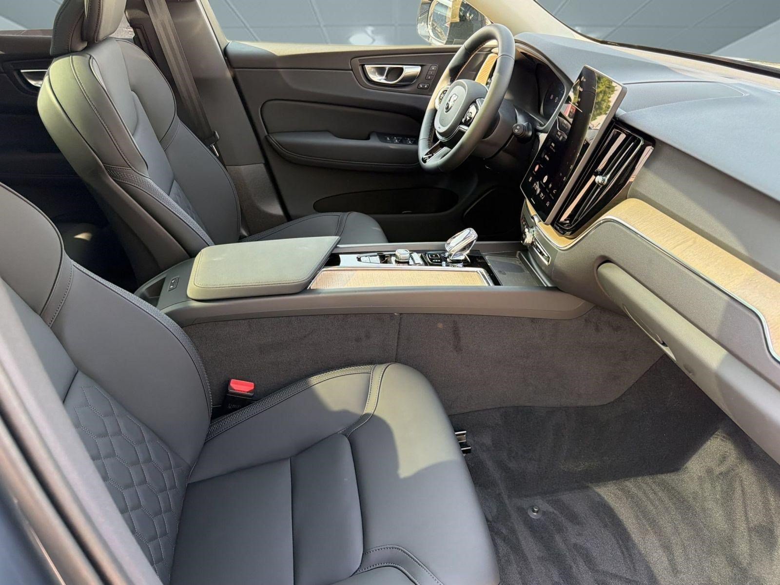 New 2026 Volvo XC60 B5 Plus w/ Climate Package AWD/4WD image 23