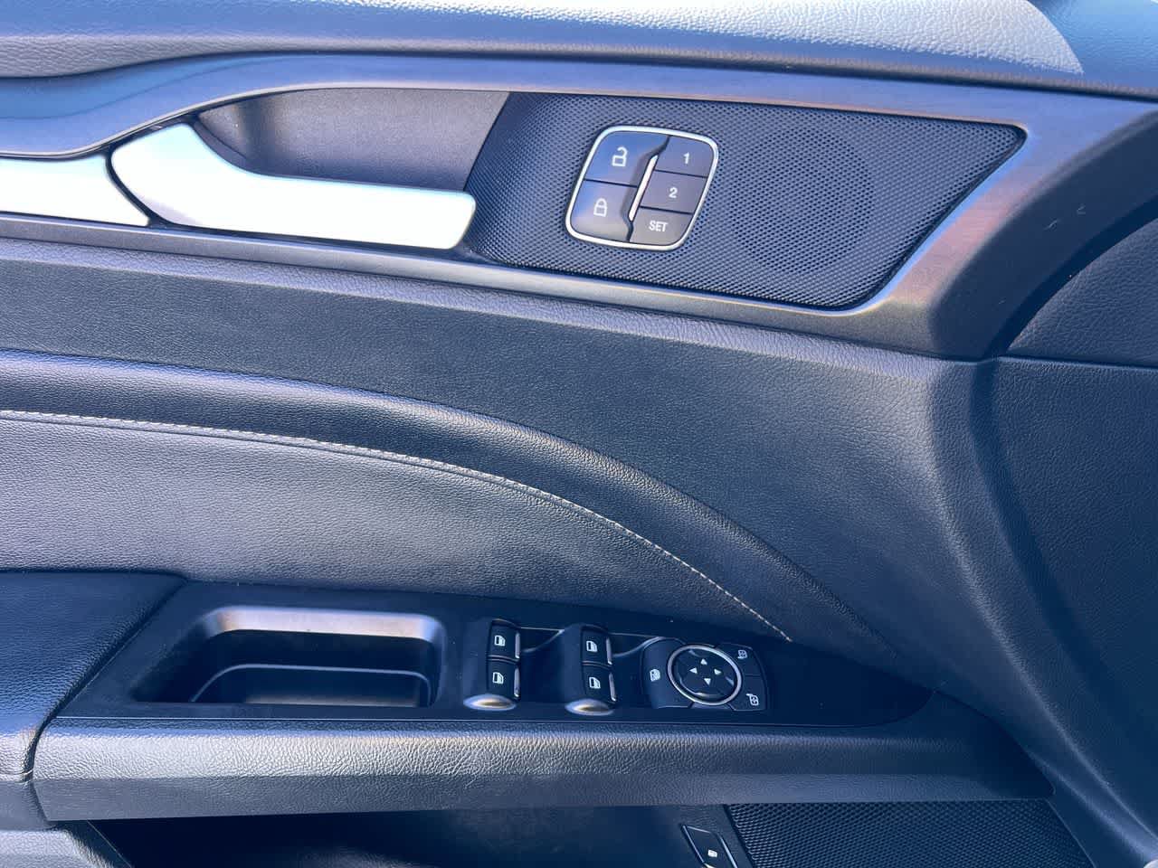 Used 2019 Ford Fusion Titanium FWD image 13
