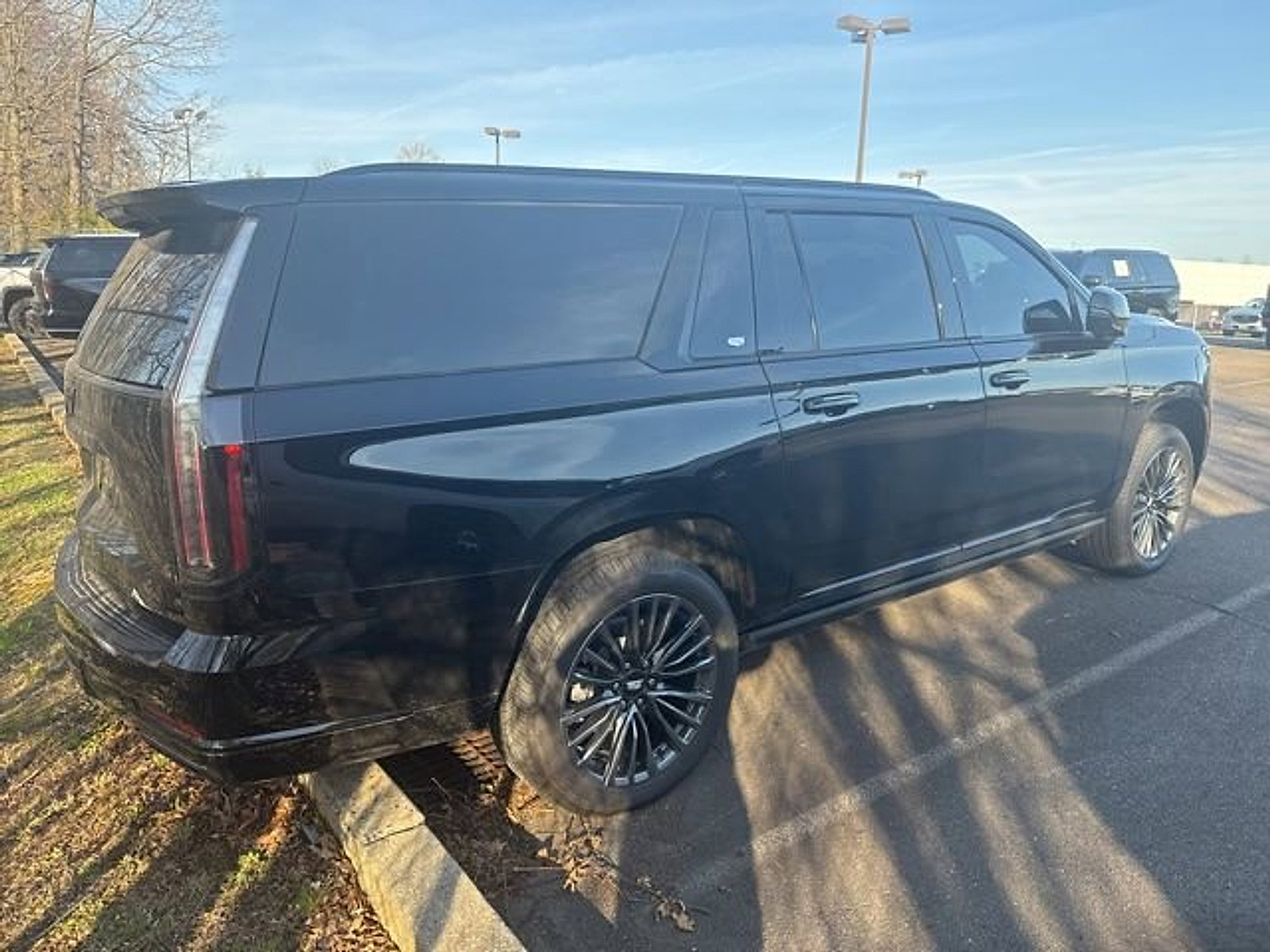 Certified 2025 Cadillac Escalade ESV Sport Platinum image 2
