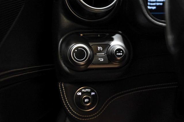 Used 2019 Ferrari Portofino image 38