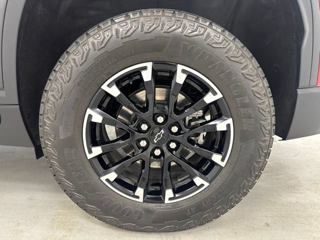 Used 2024 Chevrolet Traverse Z71 w/ LPO, Floor Liner Package AWD/4WD image 37