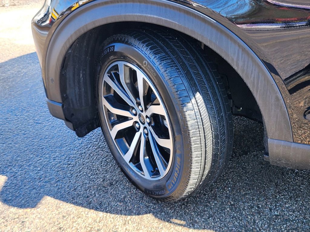 Used 2020 Ford Explorer ST w/ Premium Technology Package image 37