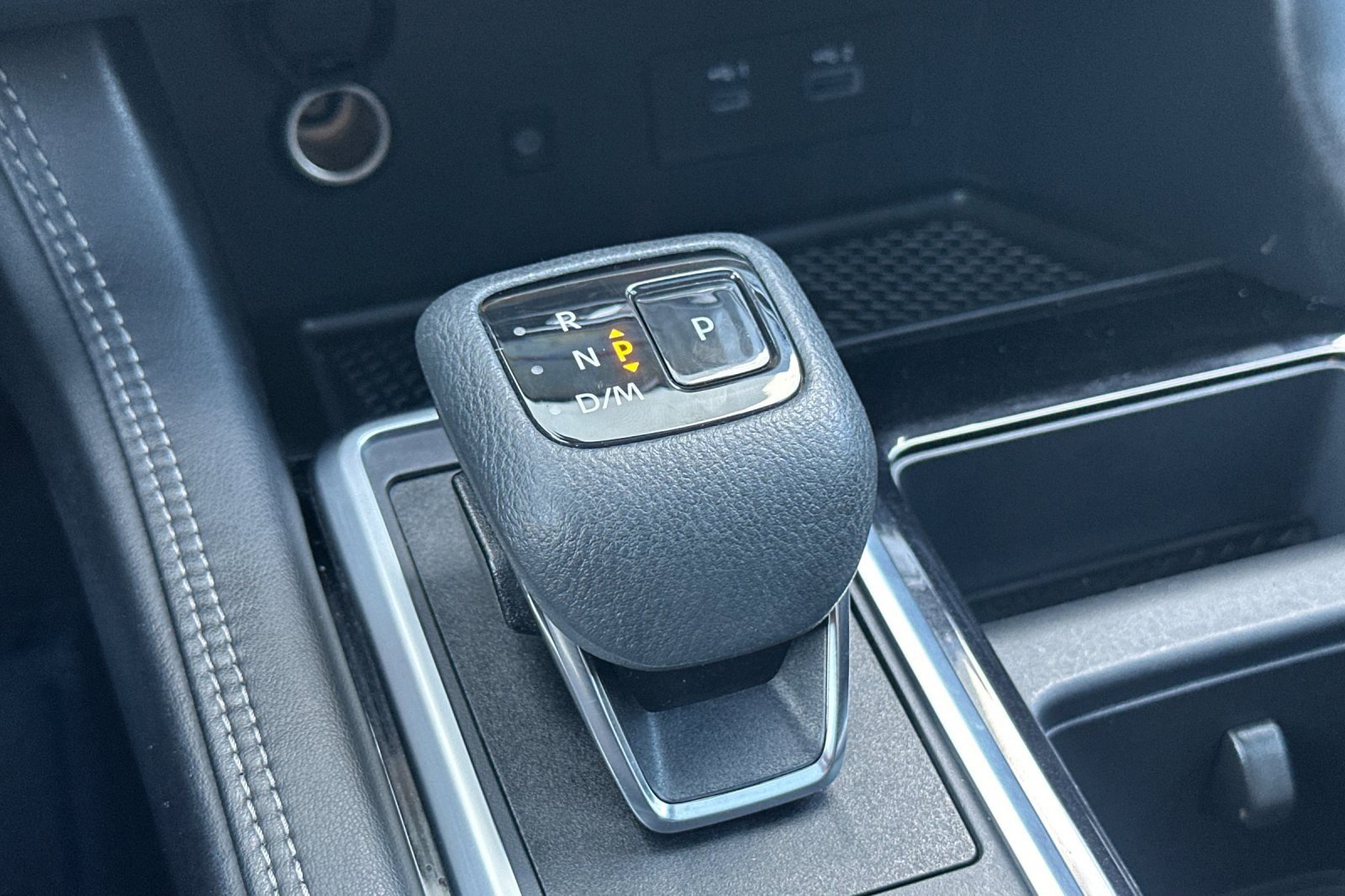 Used 2022 Nissan Pathfinder Platinum w/ Cargo Package image 22