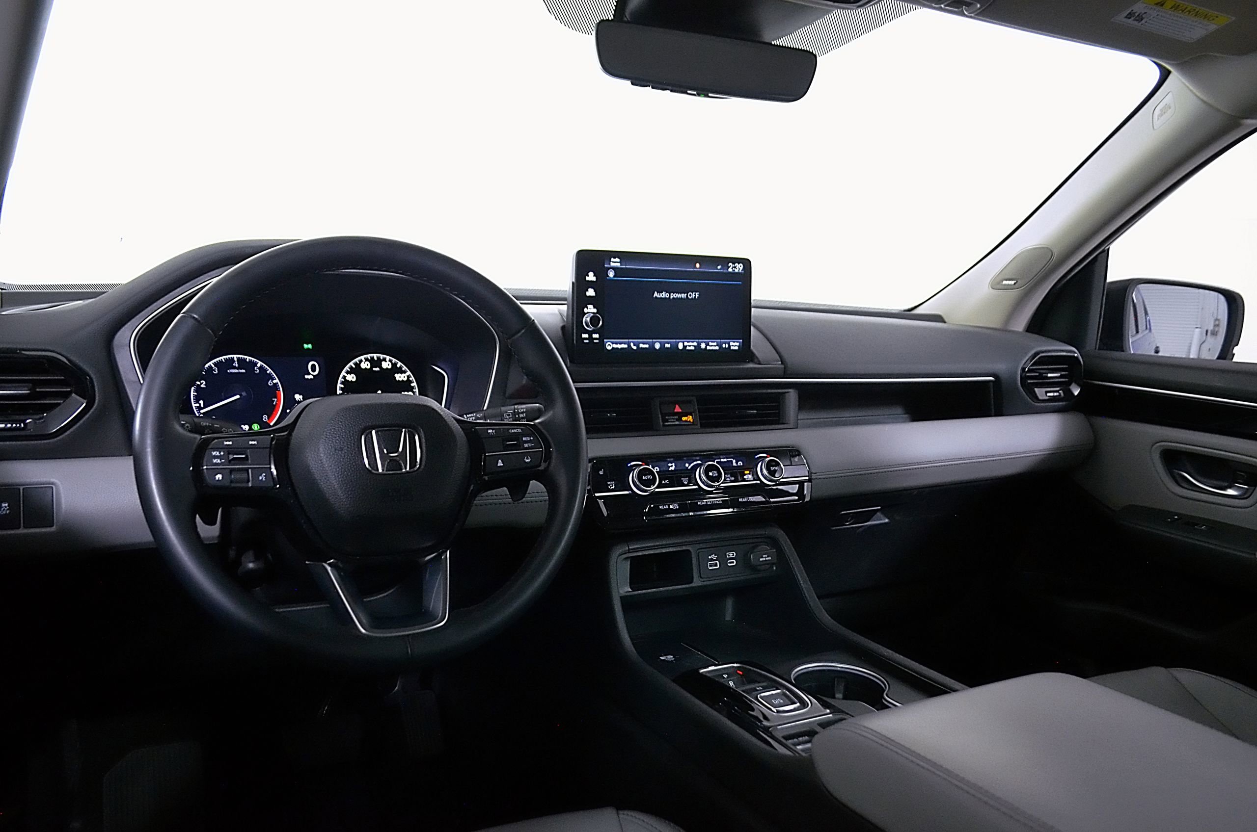 Used 2025 Honda Pilot Touring image 14