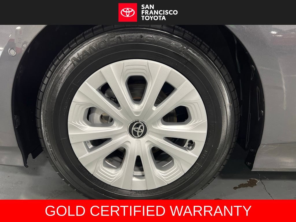 Certified 2022 Toyota Prius LE FWD image 9