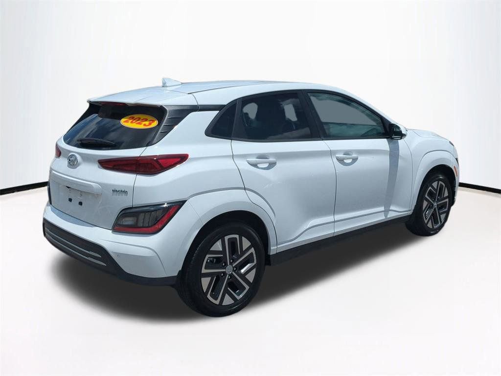 Used 2023 Hyundai Kona Limited w/ Cargo Package FWD image 5