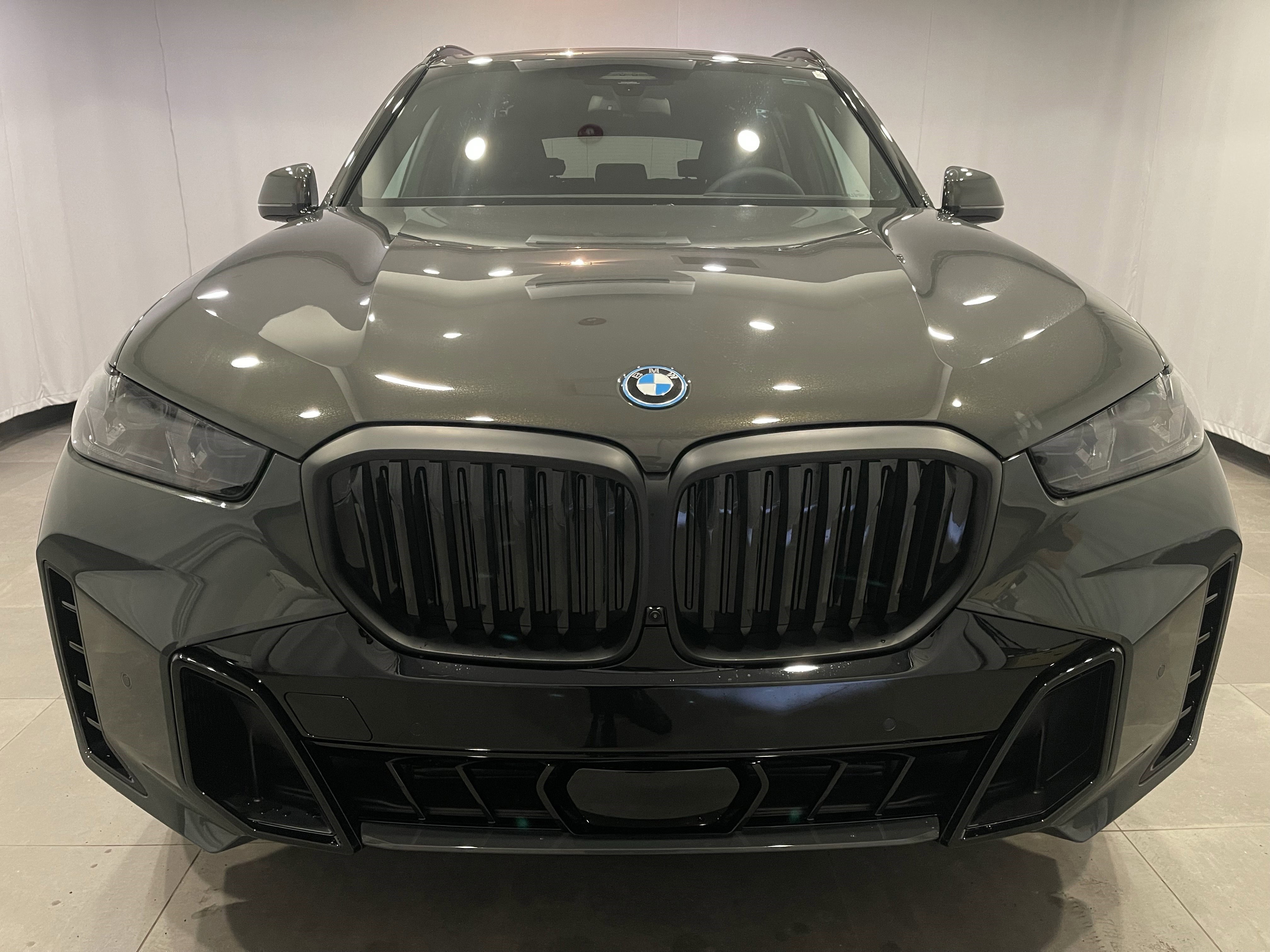 New 2026 BMW X5 xDrive50e AWD/4WD image 2
