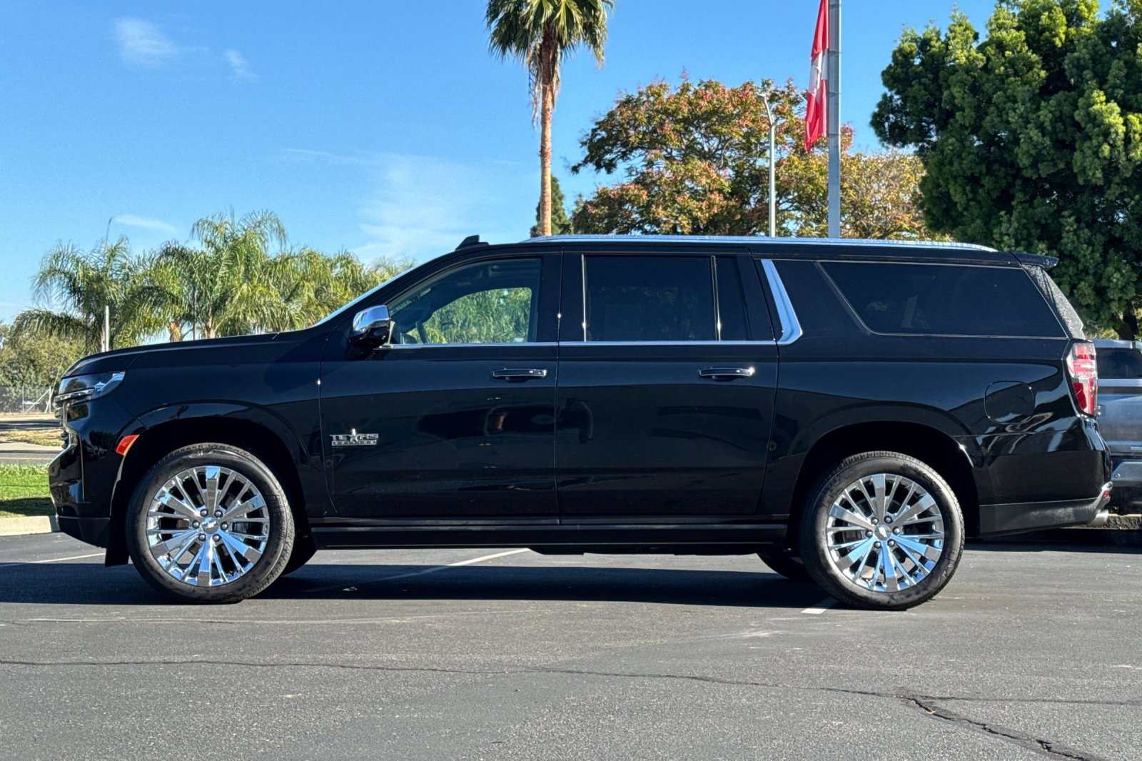 Used 2024 Chevrolet Suburban Premier w/ Texas Edition image 8