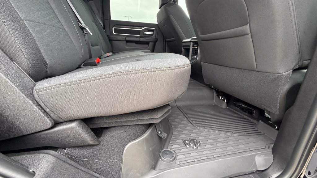 New 2026 RAM 3500 Big Horn AWD/4WD image 34