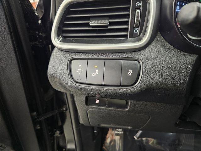 Used 2019 Kia Sorento AWD image 14