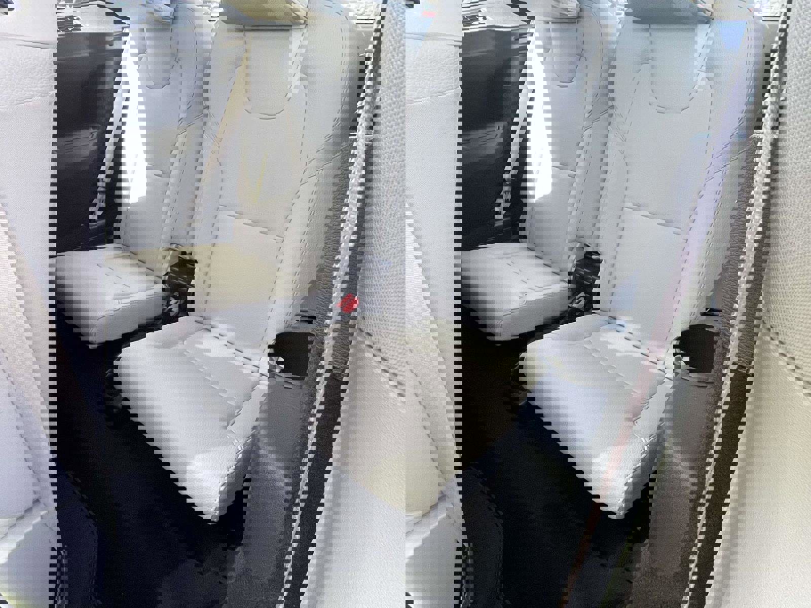 Used 2023 Volvo XC90 B6 Core w/ Protection Package Premier image 12