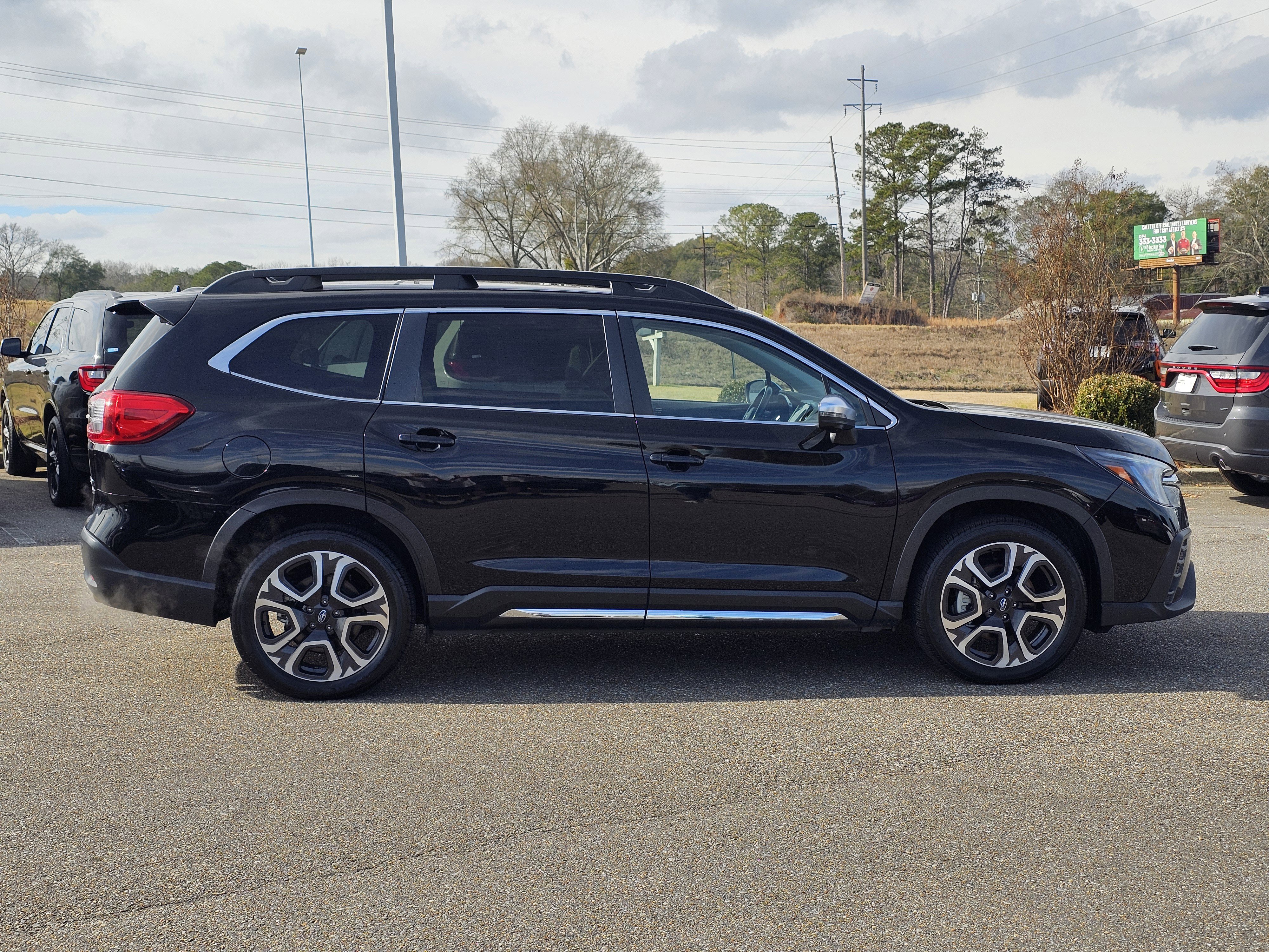 Used 2023 Subaru Ascent Limited w/ Technology Package image 7