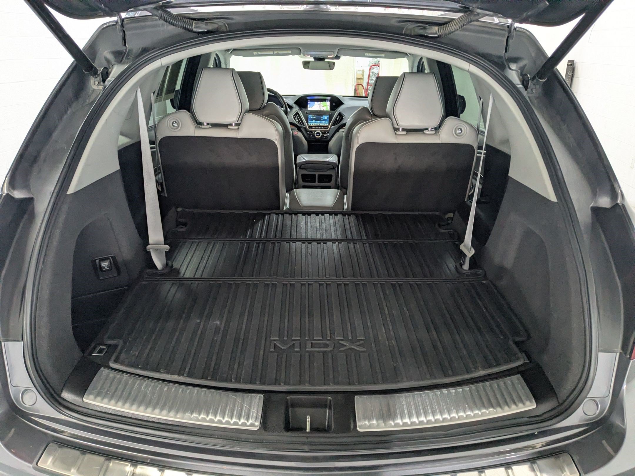 Used 2018 Acura MDX SH-AWD w/ Advance Package image 25