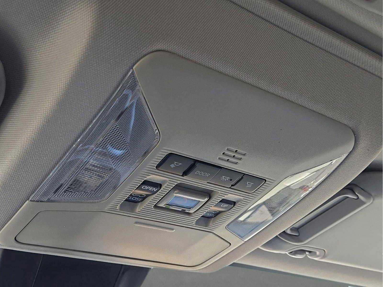 Used 2025 Toyota RAV4 XLE image 26