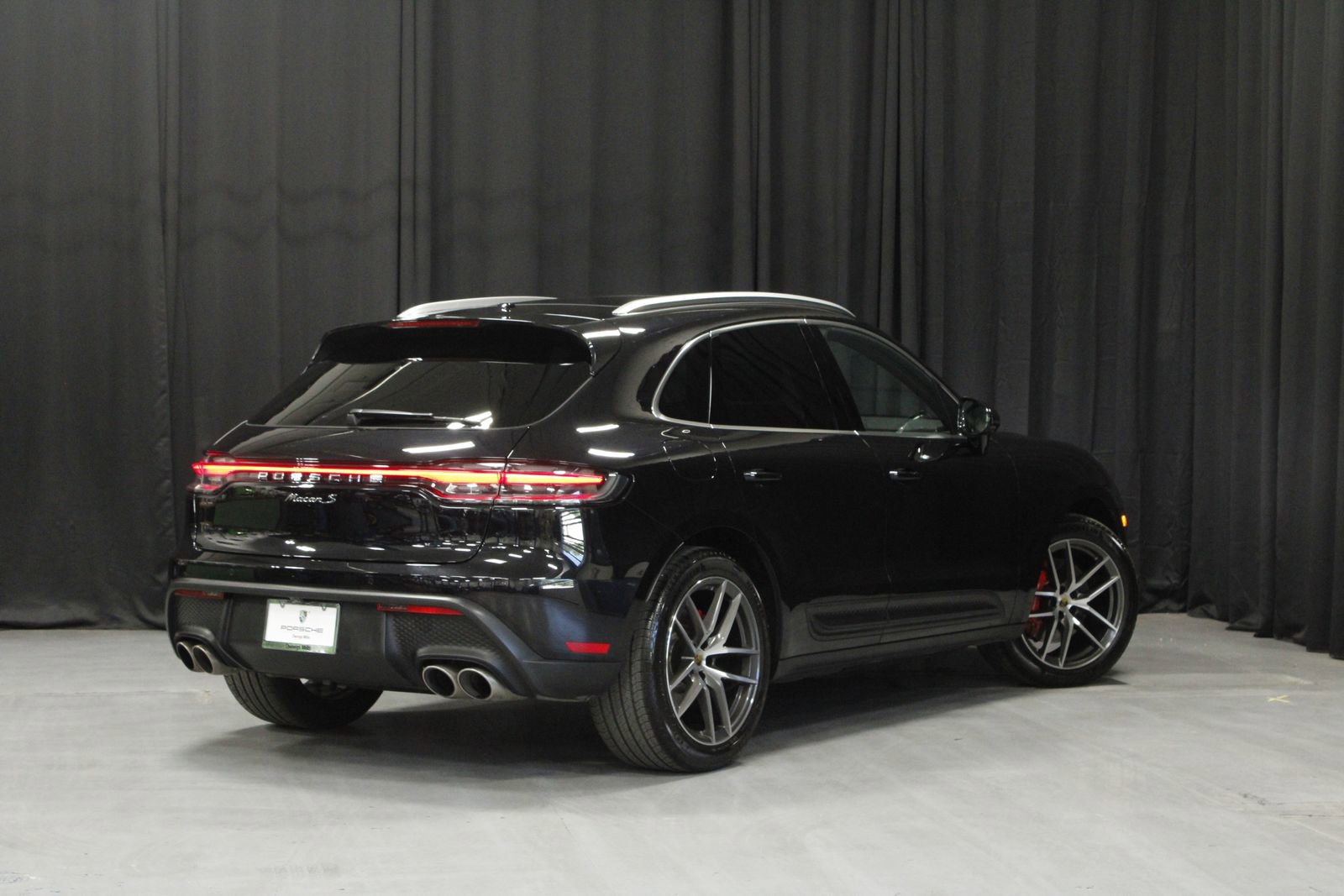 Certified 2025 Porsche Macan S AWD/4WD image 5