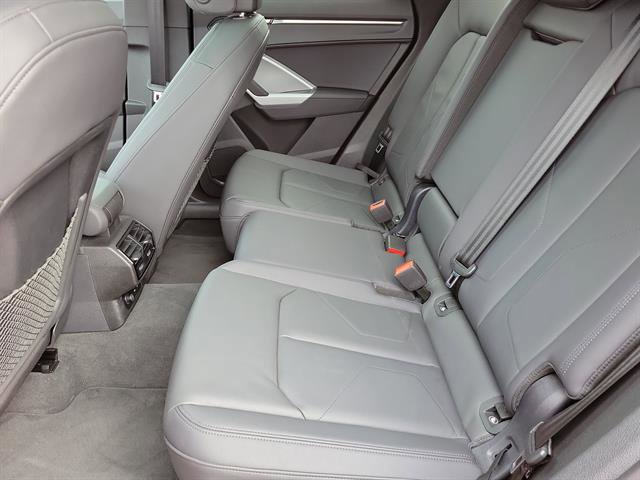 Used 2025 Audi Q3 2.0T Premium image 8