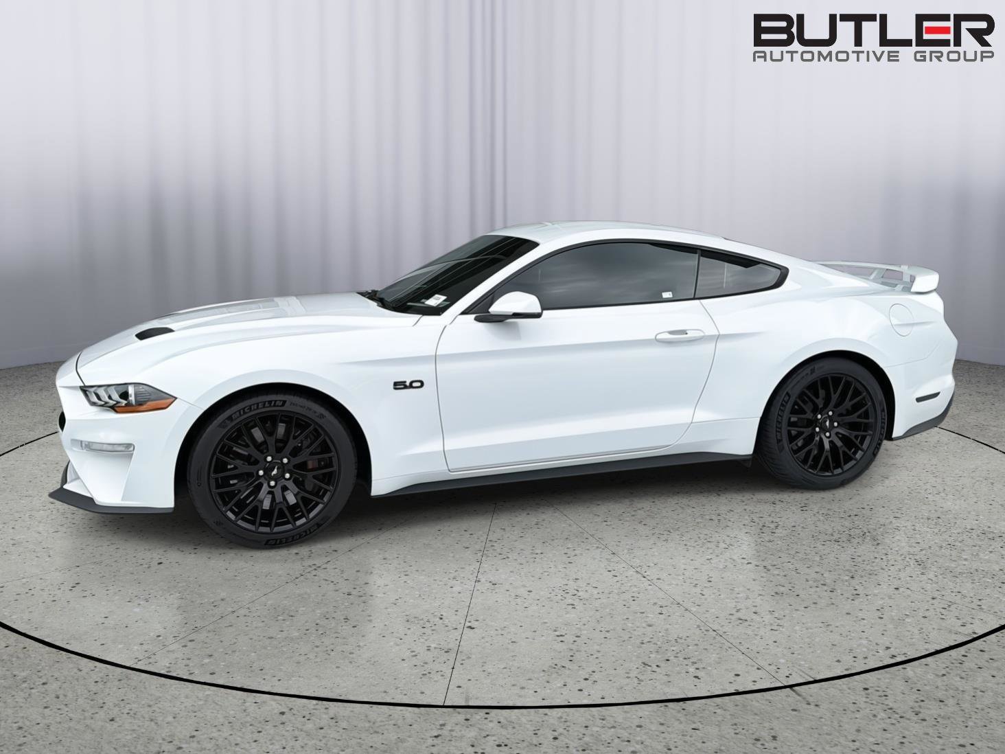 Used 2018 Ford Mustang GT Premium w/ GT Performance Package RWD image 3