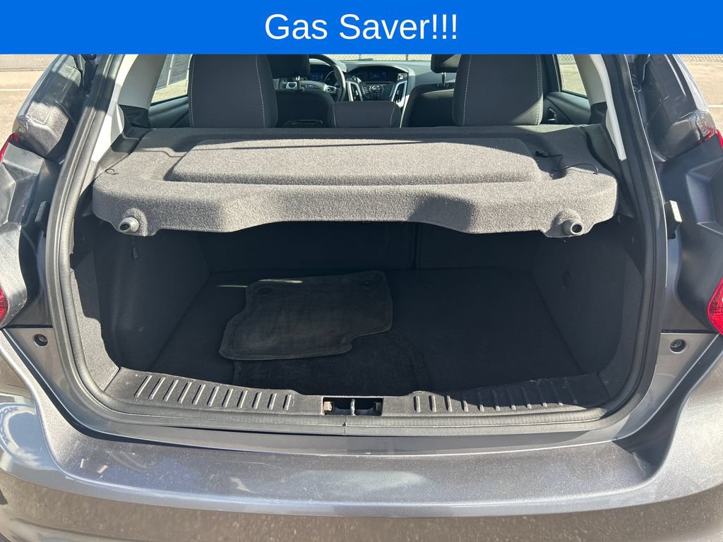 Used 2014 Ford Focus SE w/ SE Winter Package FWD image 12