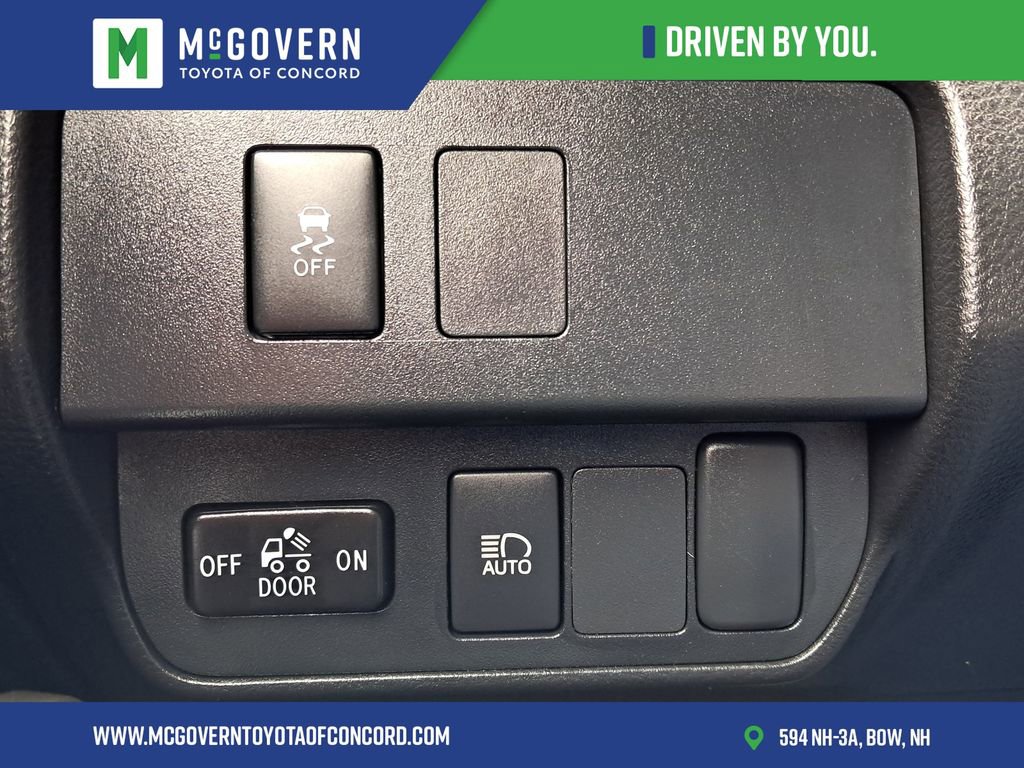 Used 2023 Toyota RAV4 LE image 31