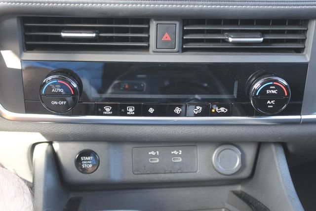 Used 2025 Nissan Rogue SV FWD image 25