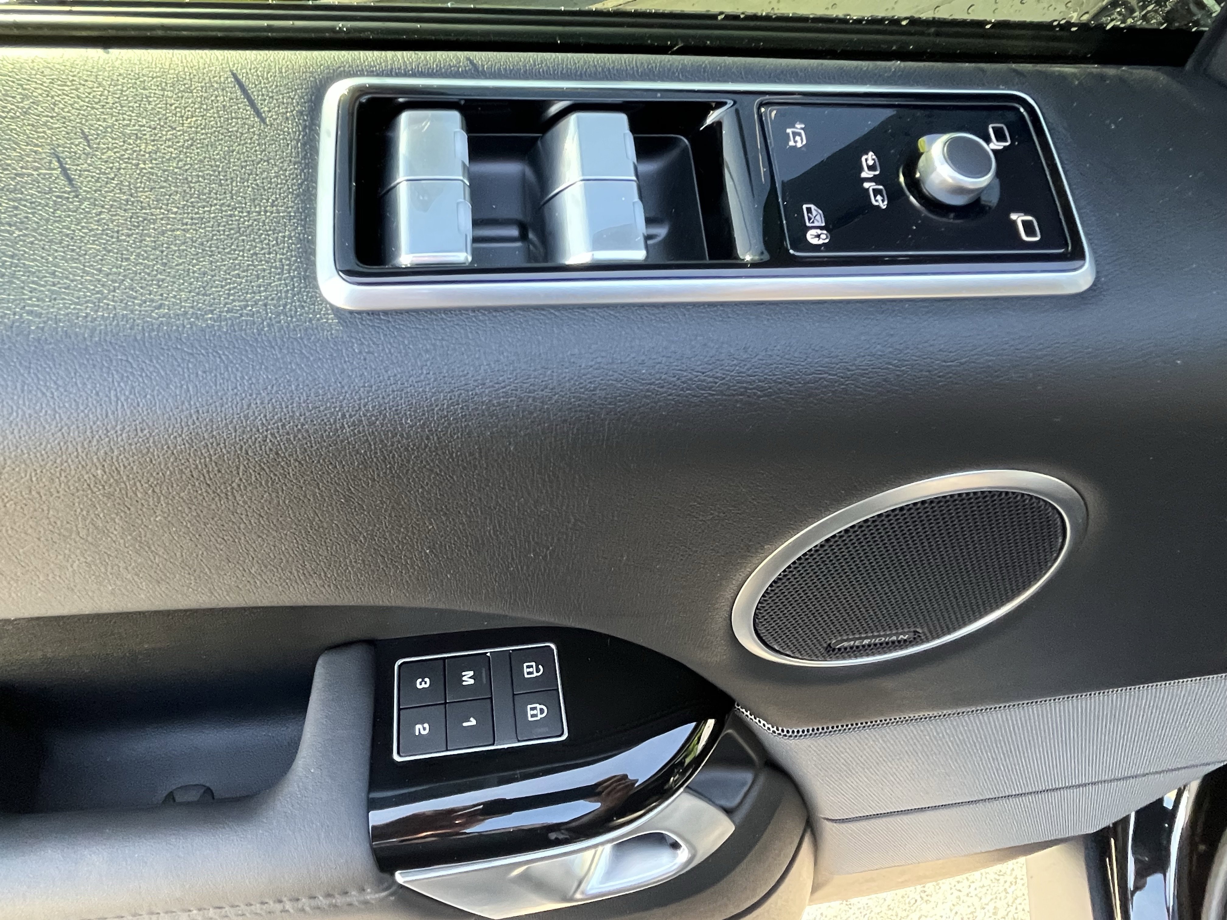 Certified 2022 Land Rover Range Rover Sport HSE Silver Edition image 15