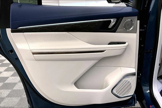 Used 2025 Buick Enclave Avenir w/ Super Cruise Package image 22