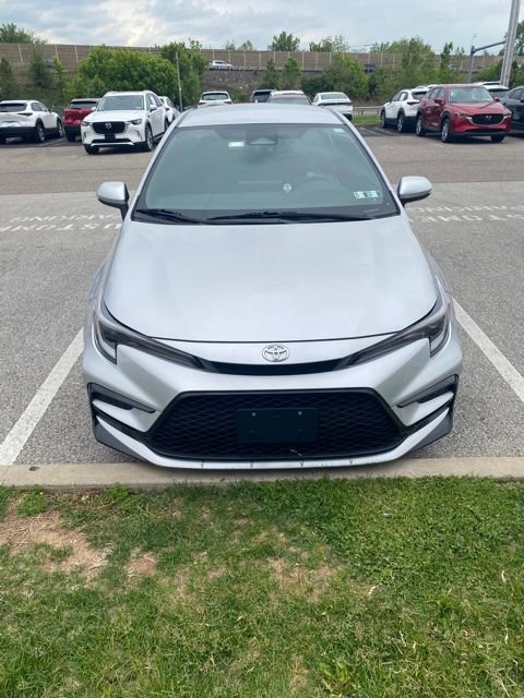 Used 2023 Toyota Corolla SE FWD image 2