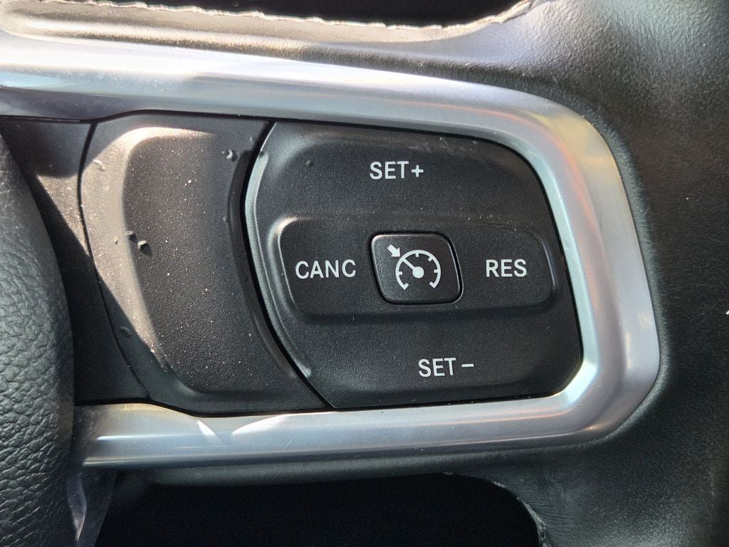 Used 2020 Jeep Wrangler Unlimited Sahara AWD/4WD image 22