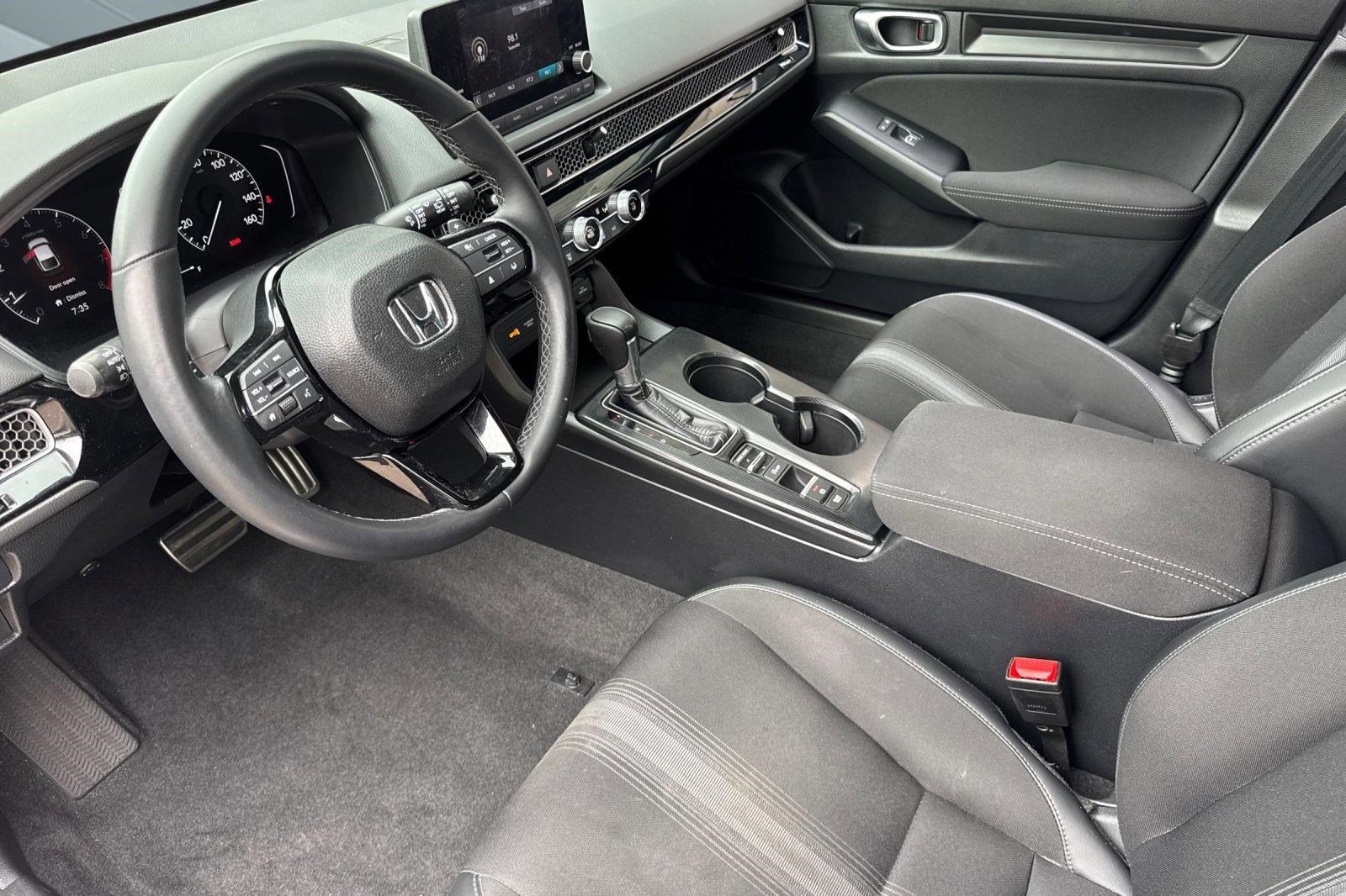 Used 2023 Honda Civic Sport image 4