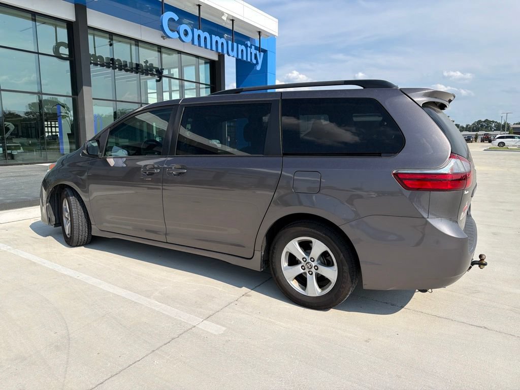 Used 2020 Toyota Sienna LE FWD image 7