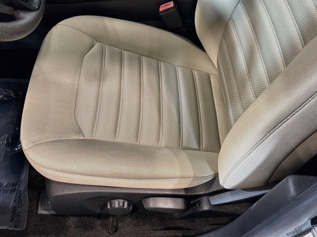 Used 2018 Ford Fusion S FWD image 16