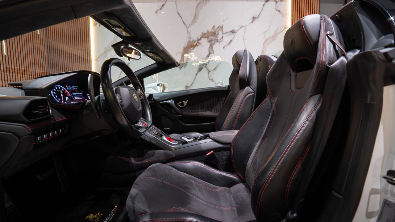 Used 2017 Lamborghini Huracan LP 580-2 RWD image 10
